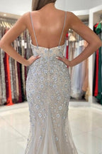 Hermosos vestidos de fiesta de encaje hasta el suelo, sin mangas, con tirantes finos y corte sirena