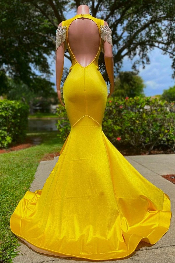 Wunderschönes langes, schulterfreies, rückenfreies Ballkleid aus Satin im Meerjungfrauenstil mit Quasten und Rüschen in Gelb