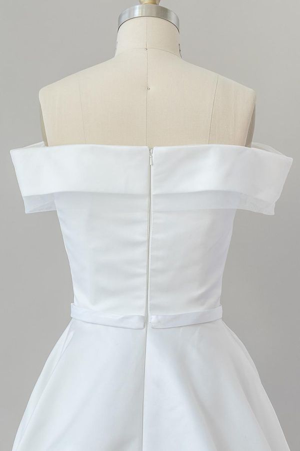 Anmutiges langes Ballkleid mit schulterfreiem Satin-Brautkleid