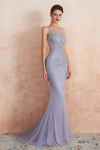 Vestido de noche elegante de sirena de tul con joya larga