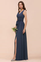Vestido de dama de honor gris con abertura lateral, escote en V, sin mangas, largo hasta el suelo para novia