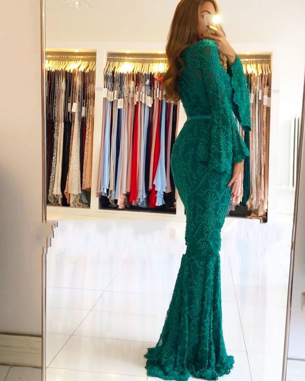 Vestidos de fiesta largos de encaje con escote corazón y mangas de sirena verde