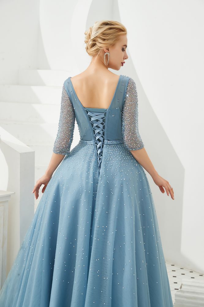 Vestido de noche largo de tul con media manga y escote en V y cuentas