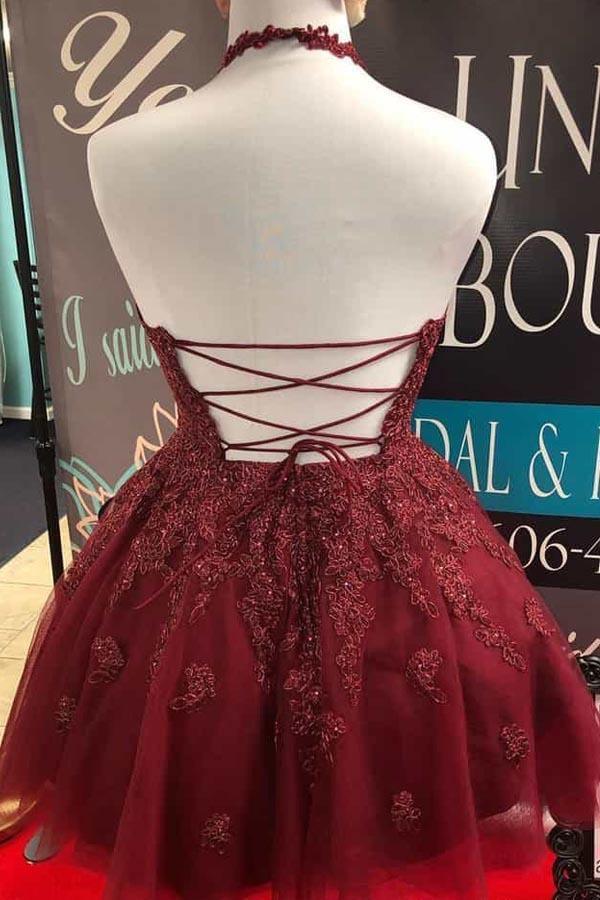 Neckholder Burgunderrot Spitze A-Linie Süßes Rückenfreies Homecoming-Kleid PD373