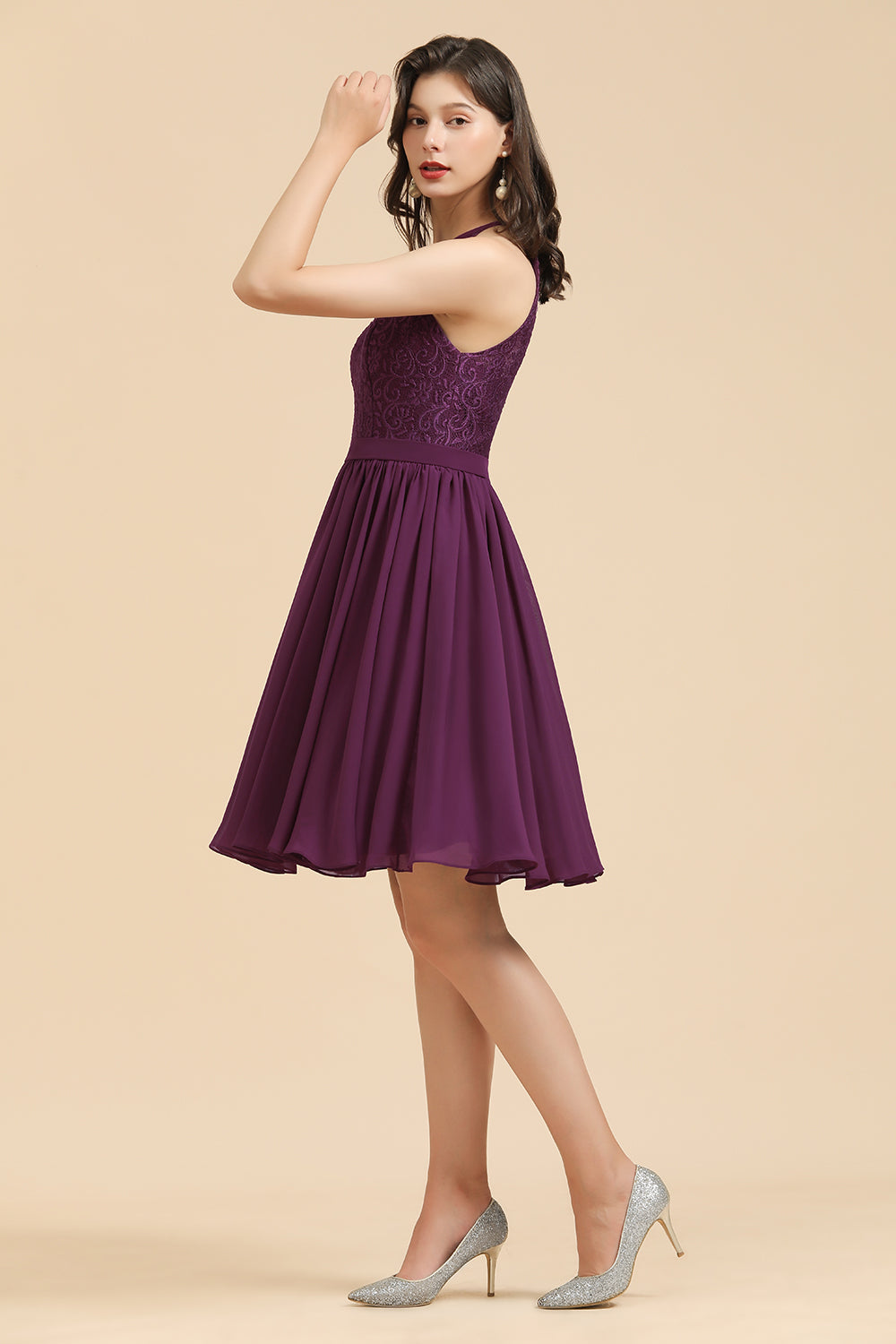 Vestido de dama de honor de encaje con cuello halter, vestido corto sin mangas de gasa