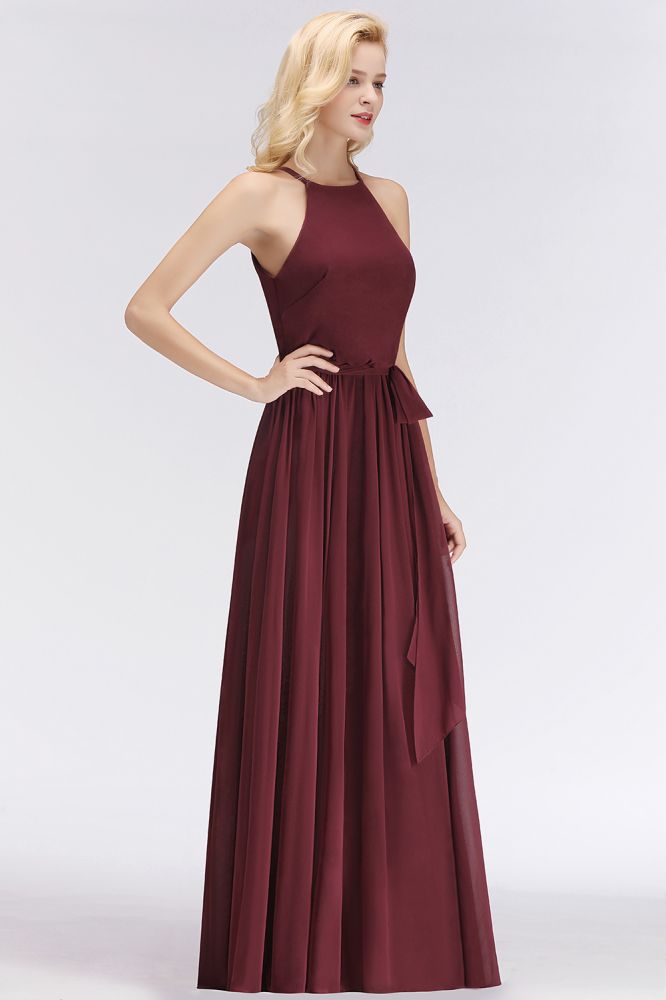 Vestidos de dama de honor de gasa burdeos con volantes y corte A sin mangas y cuello halter