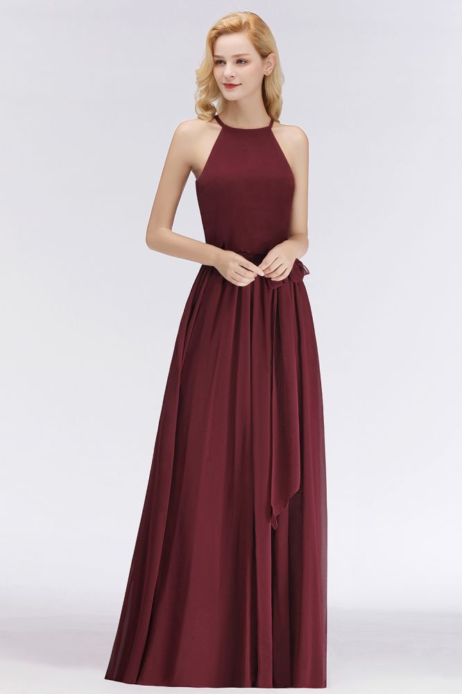 Vestidos de dama de honor de gasa burdeos con volantes y corte A sin mangas y cuello halter