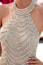 Vestido de noche largo estilo sirena con lentejuelas y cuello halter sin mangas