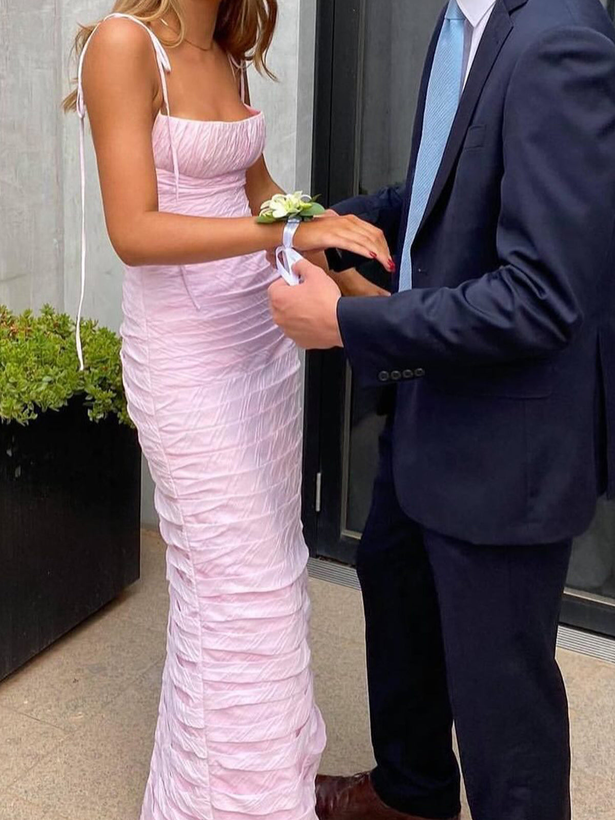 Henry | Vestido de fiesta rosa sin mangas, largo hasta el suelo, con tirantes finos y corte sirena