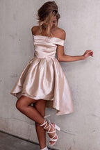 Vestido de fiesta de satén plisado con hombros descubiertos y corte alto bajo PG182