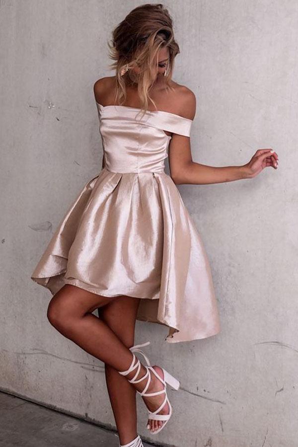 Vestido de fiesta de satén plisado con hombros descubiertos y corte alto bajo PG182