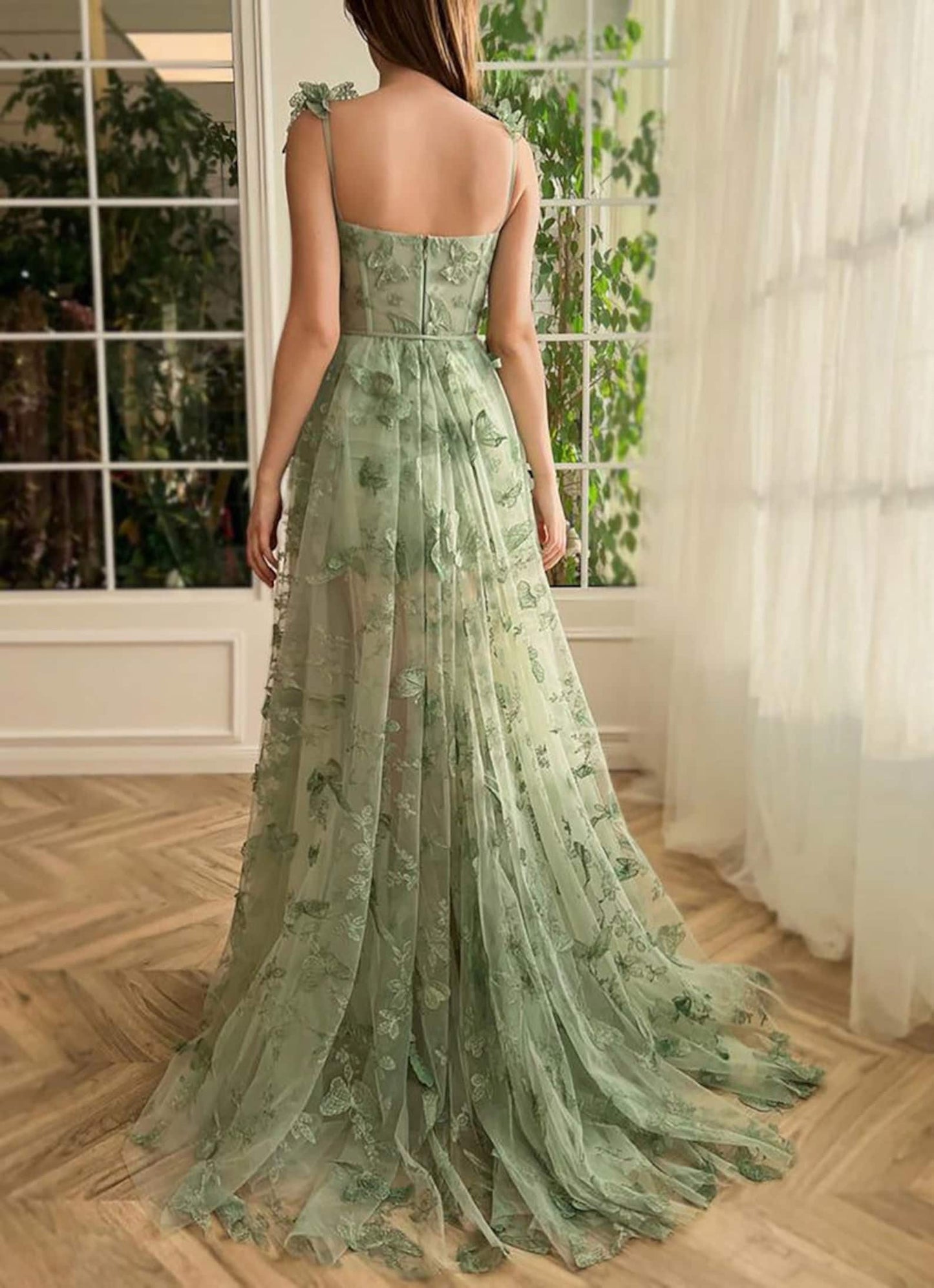 Lydia | Vestido de fiesta con corsé lila, corte A y encaje de mariposa con abertura