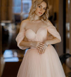 Regina | Vestido de fiesta de tul rosa con corte A y longitud hasta la rodilla 