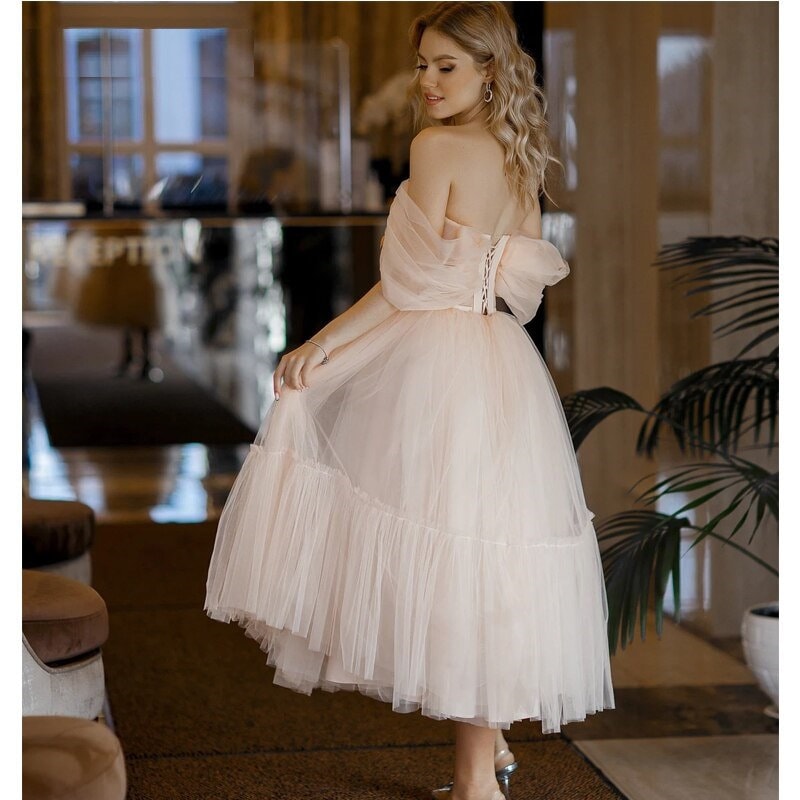 Regina | Vestido de fiesta de tul rosa con corte A y longitud hasta la rodilla 