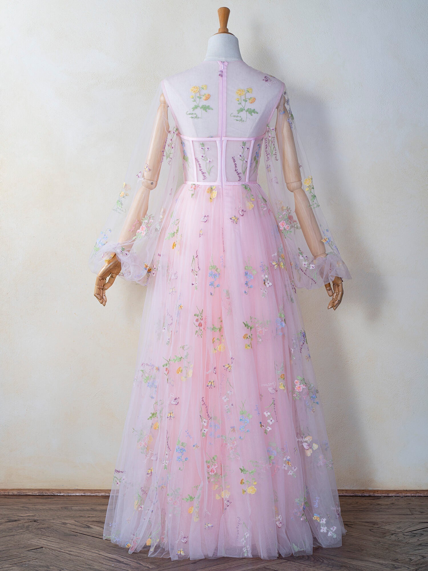 Vestido de fiesta de tul rosa hasta el suelo con cuello ilusión
