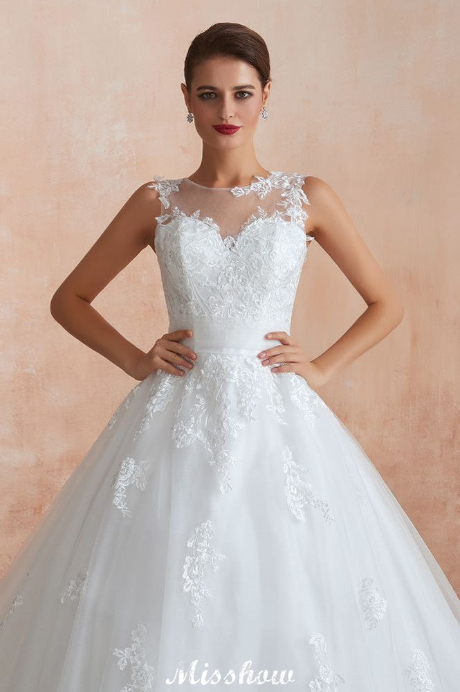 Weißes Brautkleid mit Illusionsausschnitt und ärmellosen Spitzenapplikationen online