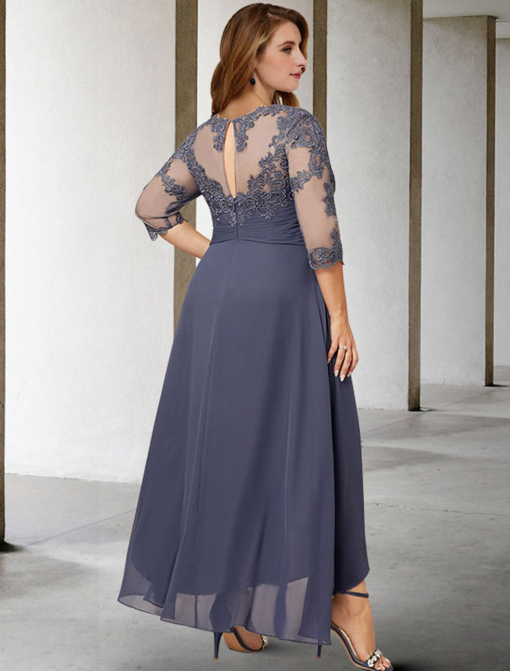 Vestidos de madre de la novia asimétricos de corte A/princesa con escote redondo