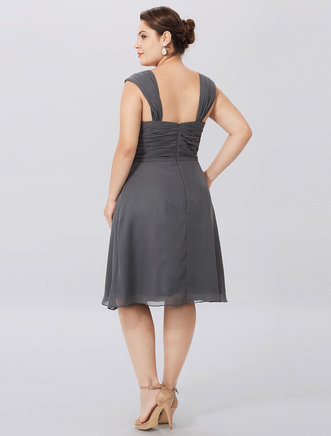 Vestidos de madre de la novia de corte A/princesa con tirantes finos hasta la rodilla