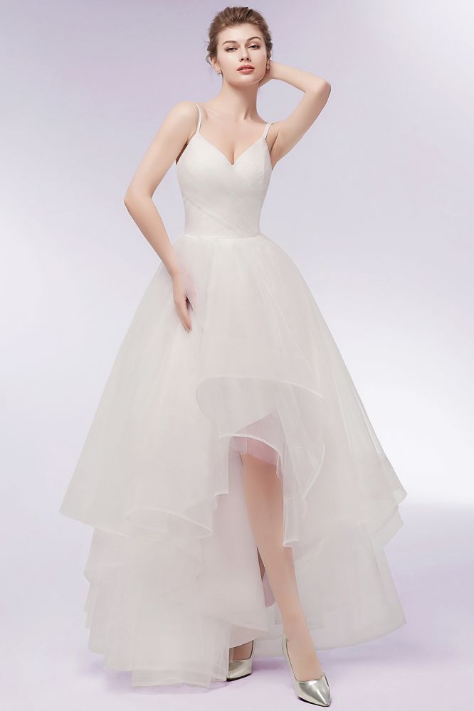 Vestidos de novia color marfil con escote en forma de corazón, corte A, corte alto-bajo, tul espagueti y volantes