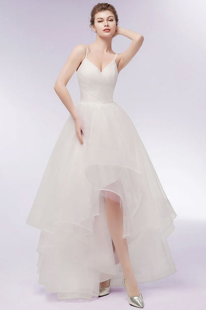 Vestidos de novia color marfil con escote en forma de corazón, corte A, corte alto-bajo, tul espagueti y volantes