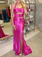 Jana | Vestido de fiesta fucsia de corte sirena con escote halter y apliques florales