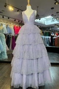 Khloe | Vestido de fiesta largo con volantes, escote en V, lentejuelas y tul color lavanda