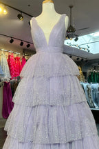 Khloe | Vestido de fiesta largo con volantes, escote en V, lentejuelas y tul color lavanda