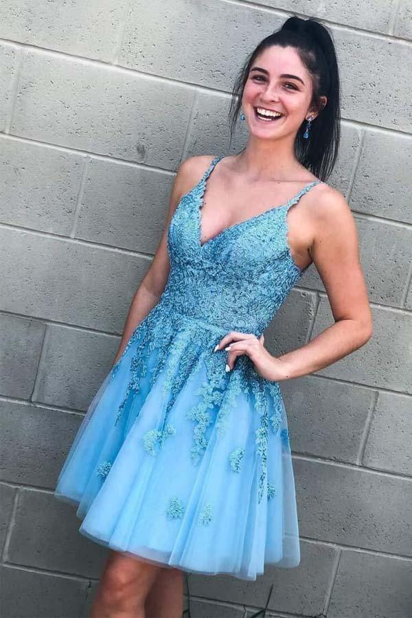 Vestido corto azul cielo con cordones y apliques de encaje para la fiesta de bienvenida PD332