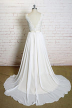 Vestido de novia largo de gasa con escote en V y encaje