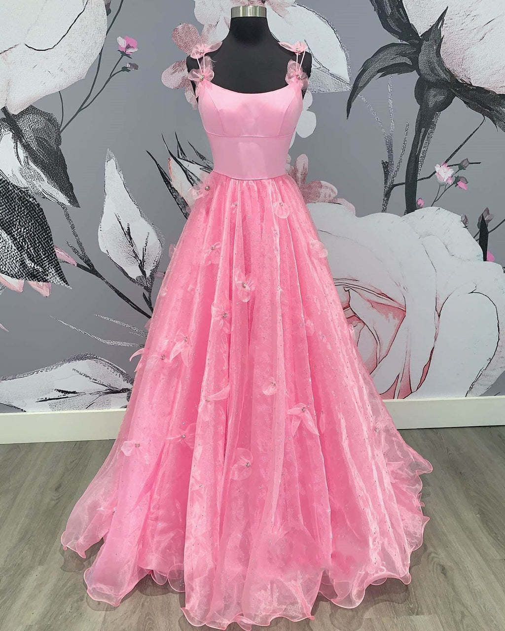 Sarahi | A-Linien-Ballkleid aus Organza mit Spaghettiträgern
