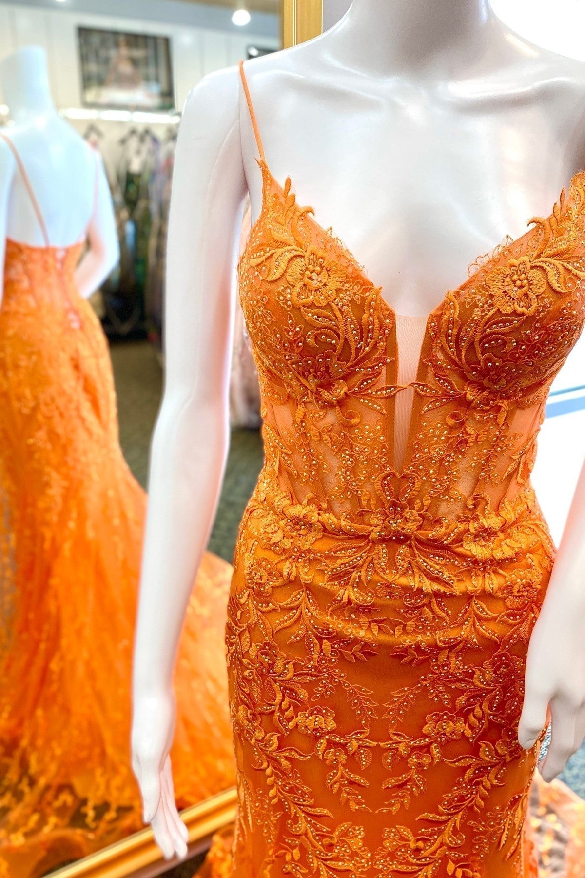 Lesha | Vestido formal largo de sirena con tirantes finos y encaje naranja