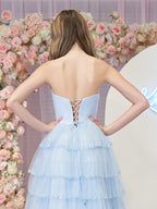 Braelyn | Hellblaues trägerloses Ballkleid aus mehrlagigem Tüll mit Pailletten