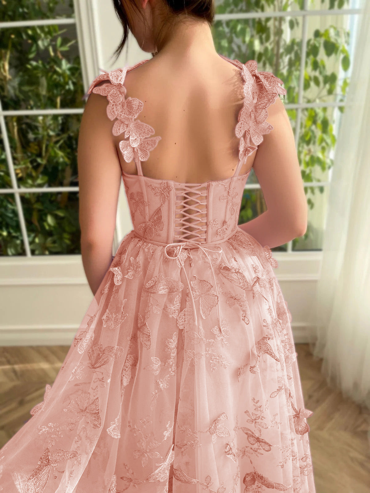 Leah | Vestido de fiesta midi de tul Aline con mariposas 3D
