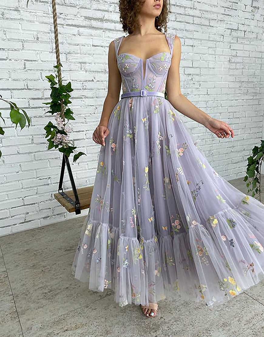 Alicia | A-Linien-Ballkleid aus fliederfarbenem Tüll in Teelänge mit Stickerei