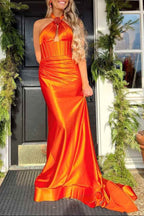 Lilo | Vestido de fiesta largo con corsé halter, corte sirena y roseta, color salvia