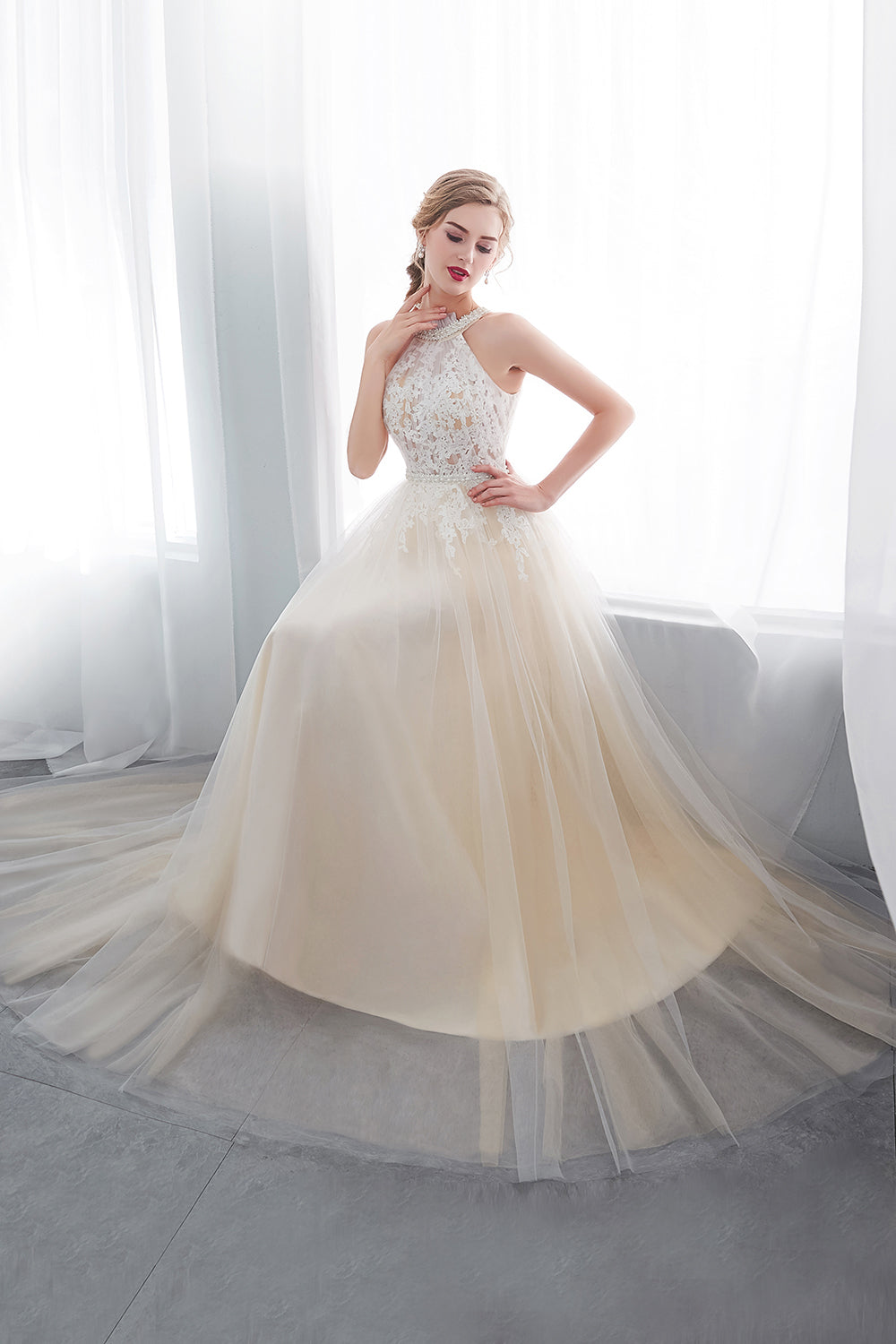 Long A-line Halter Appliques Lace Tulle Evening Dresses