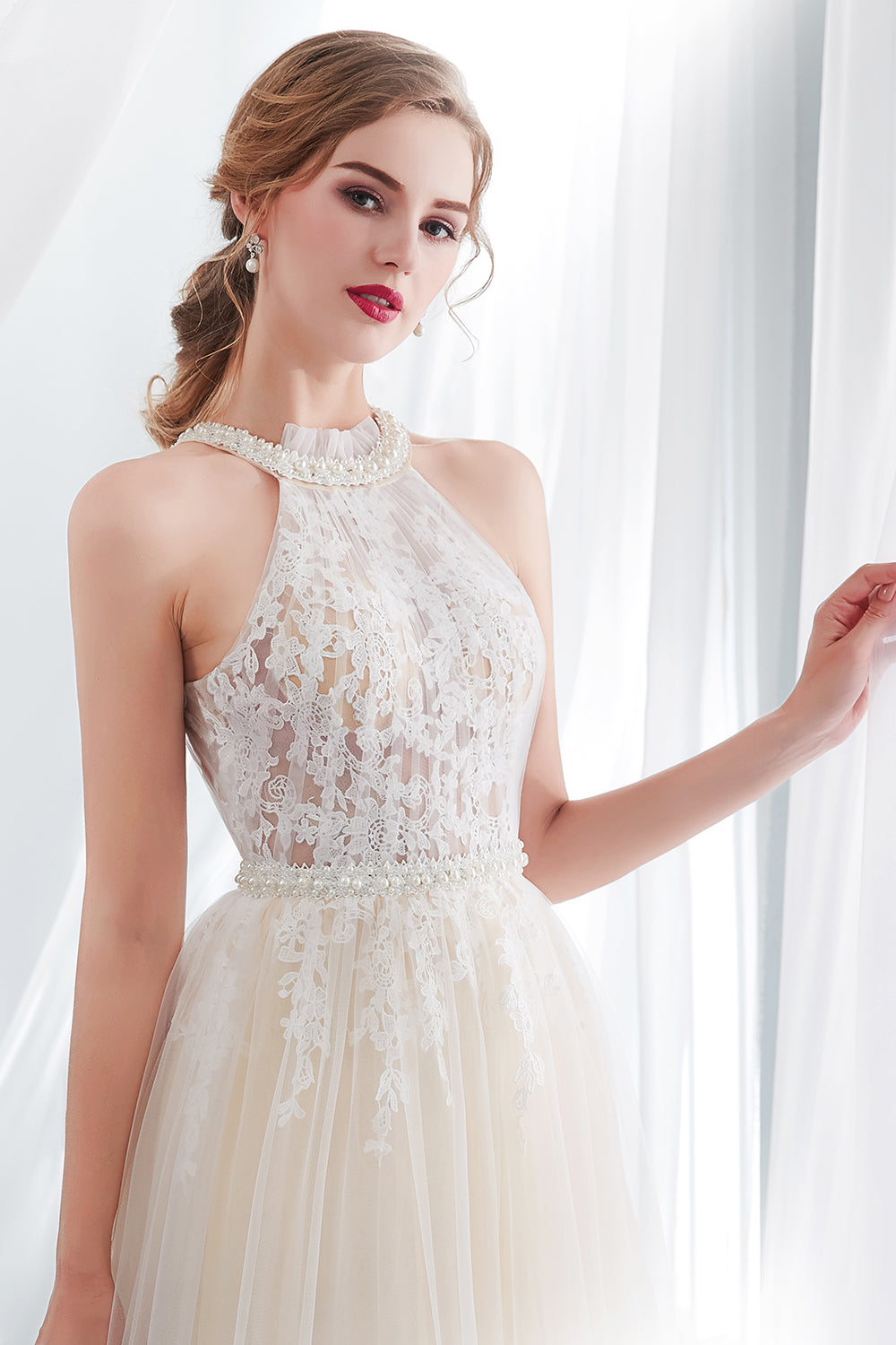 Long A-line Halter Appliques Lace Tulle Evening Dresses