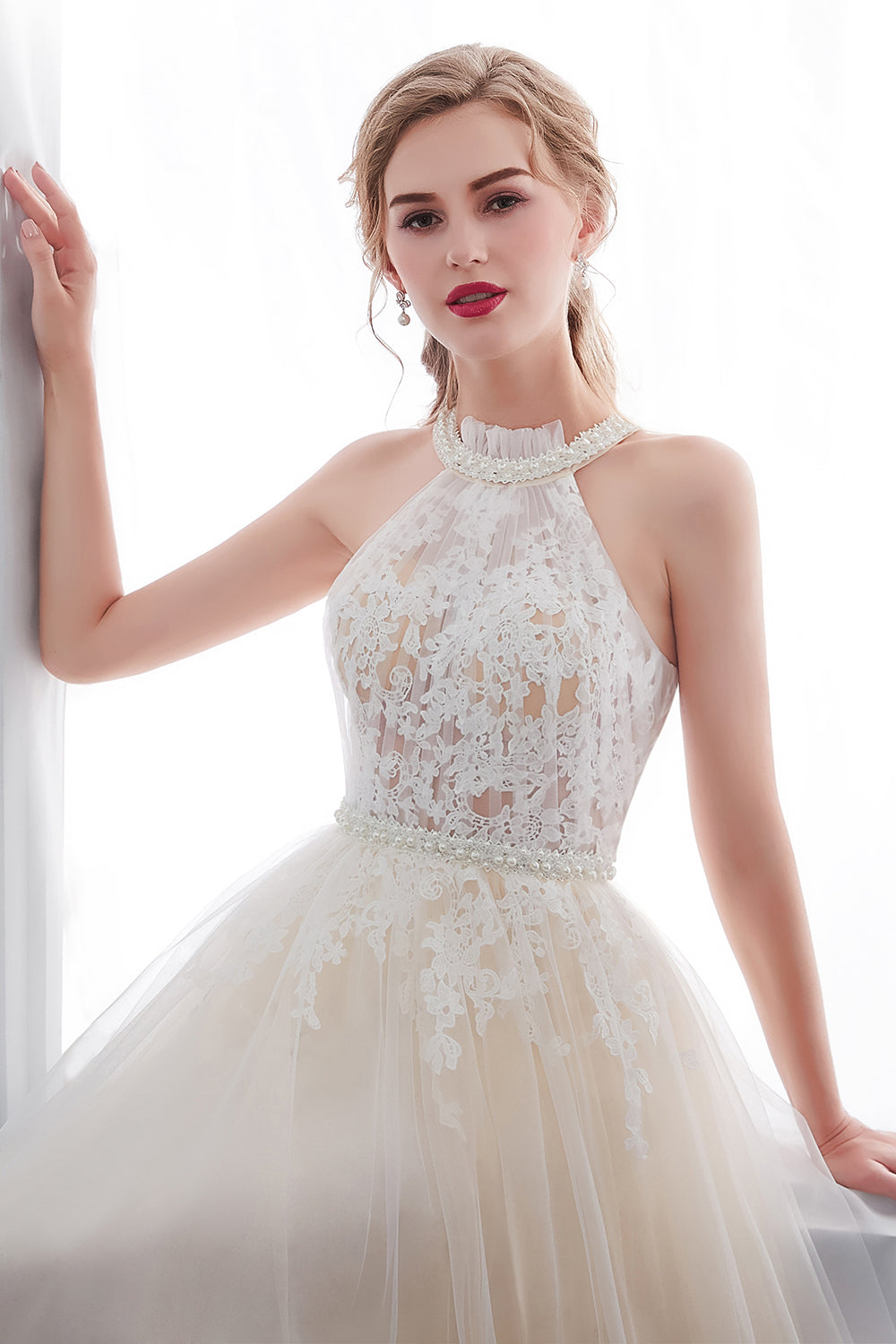 Long A-line Halter Appliques Lace Tulle Evening Dresses