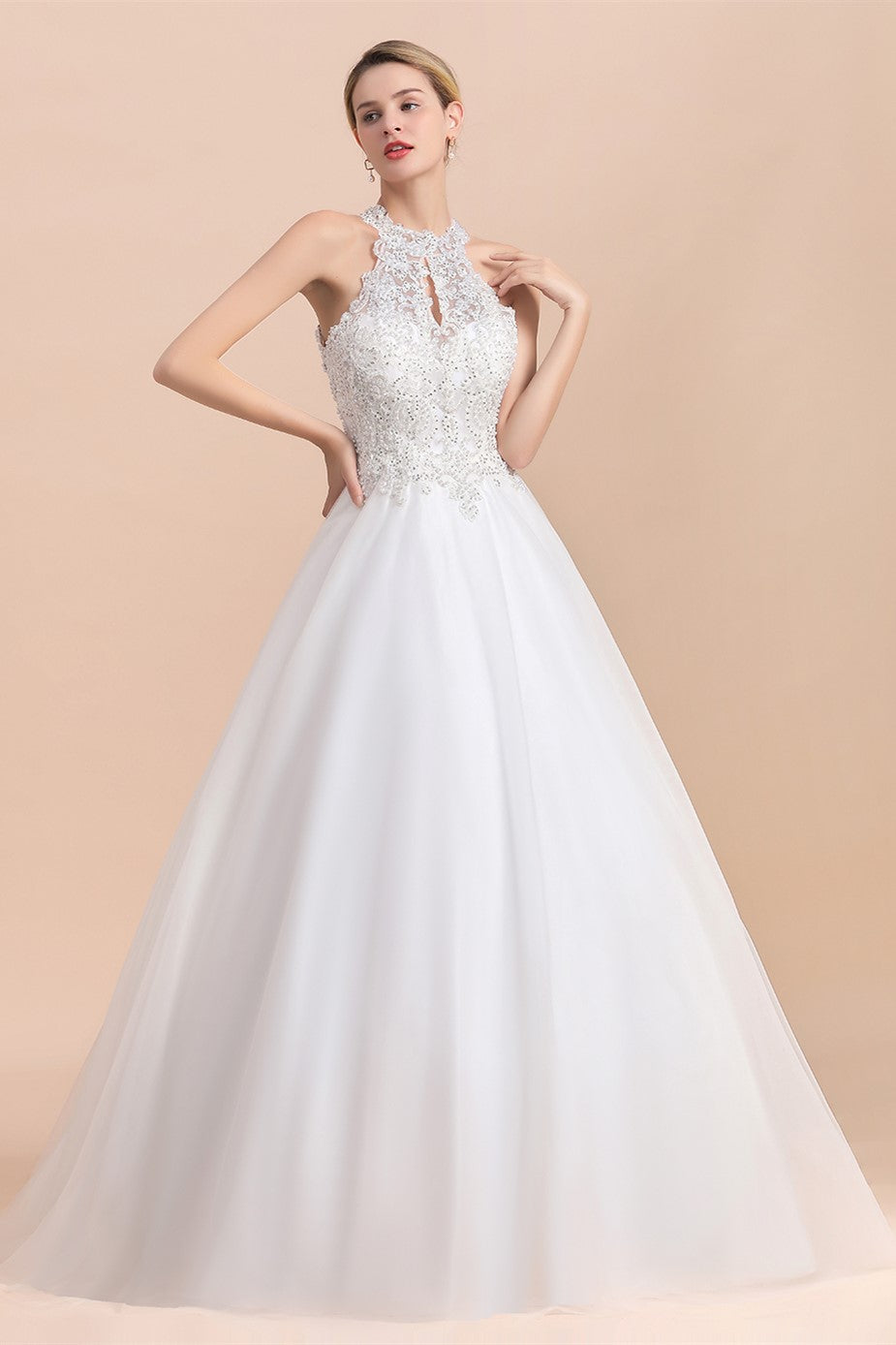 Vestido de novia largo de corte A con cuello halter, apliques de encaje y lentejuelas, sin mangas