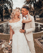 Langes, schulterfreies Brautkleid in A-Linie mit 3D-Blumenmuster und Spitzenapplikationen