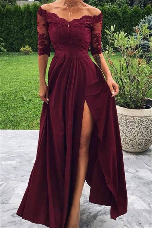 Langes, schulterfreies, burgunderrotes Ballkleid in A-Linie mit Schlitz vorne und Ärmeln