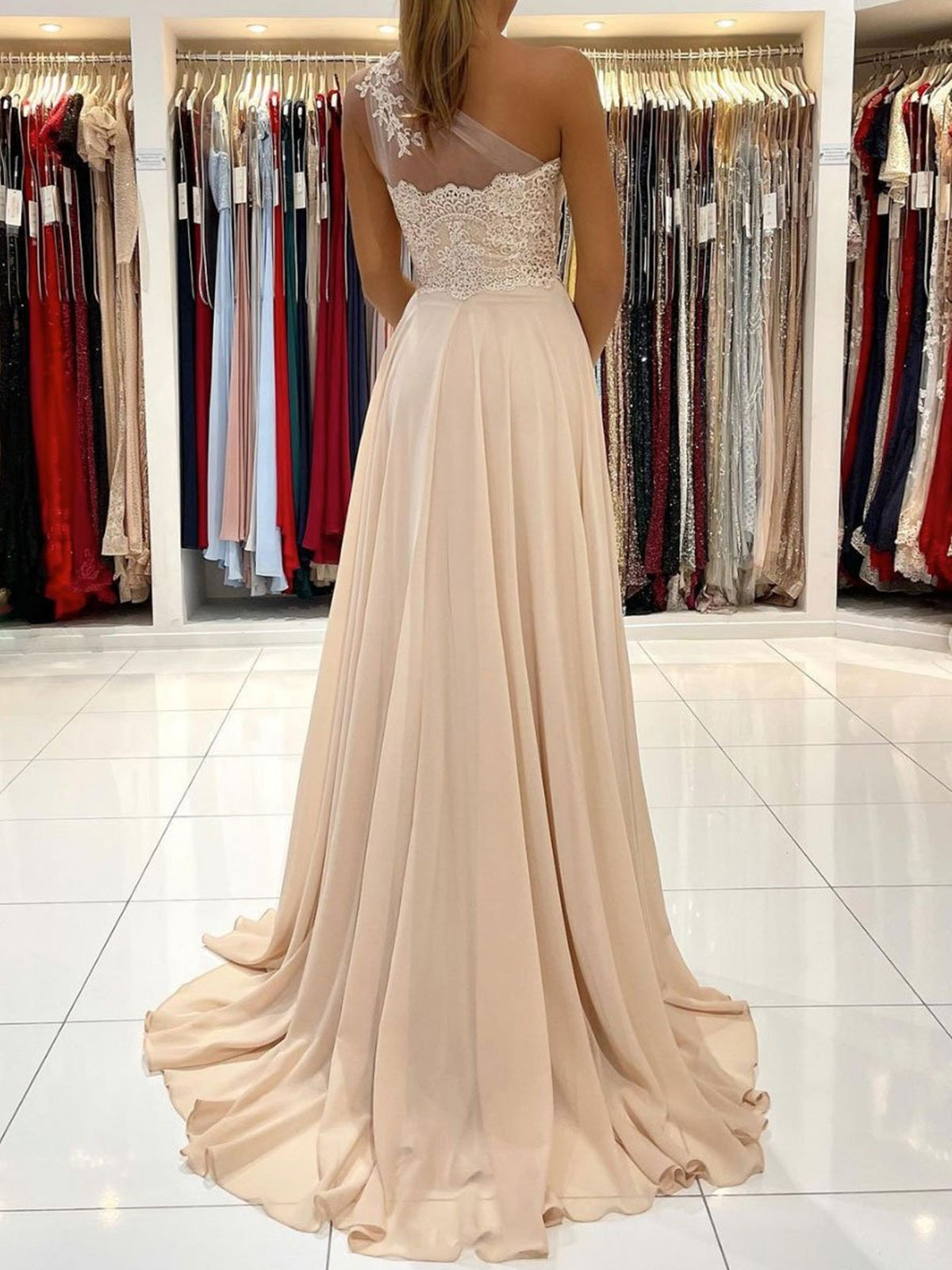 Langes A-Linien-Ballkleid mit einer Schulter aus Chiffon mit Schlitz und Spitze, formelle Abendkleider