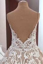 Langes A-Linien-Brautkleid mit Pailletten, Tüll und Spaghettiträgern und Applikationen