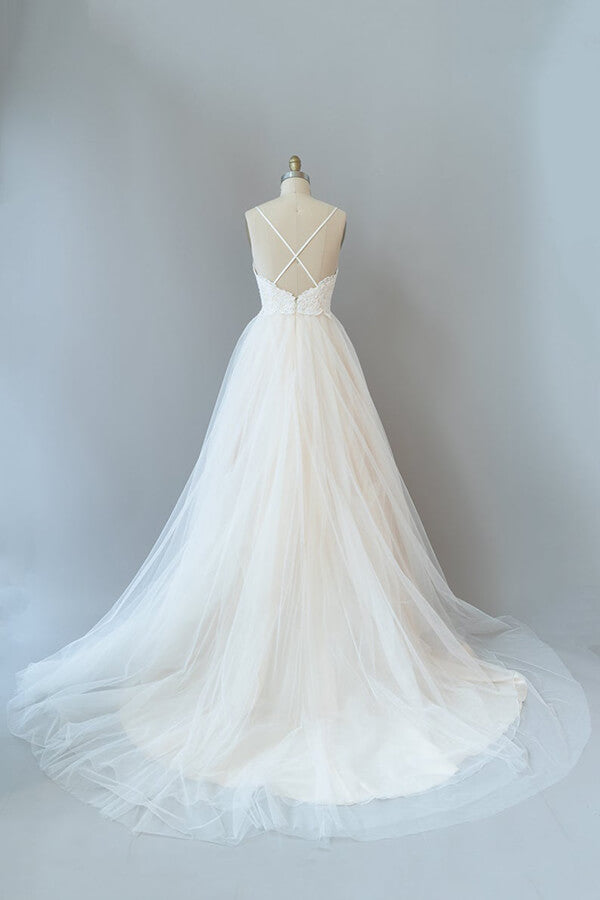 Vestido de novia largo de tul con encaje y tirantes finos en forma de A y espalda descubierta