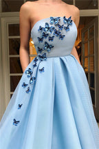 Langes, trägerloses Satin-Ballkleid in A-Linie mit Taschen