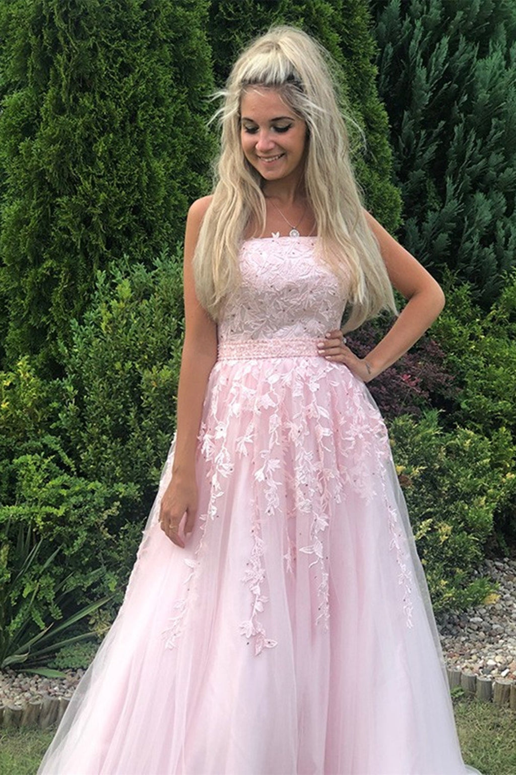 Langes trägerloses A-Linien-Ballkleid aus Tüllspitze in Rosa