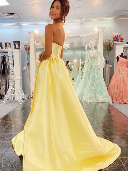 Vestido de fiesta largo de satén amarillo con escote en forma de A y espalda descubierta para graduación formal