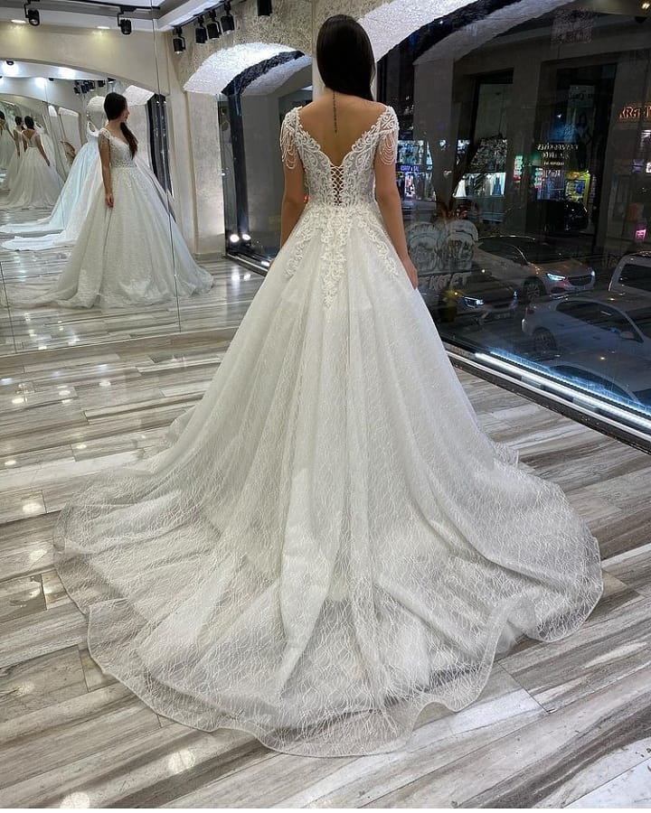 Vestidos de novia largos de corte A con escote en forma de corazón, espalda descubierta, lentejuelas, apliques de encaje