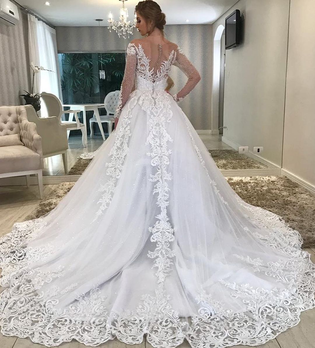 Vestido de novia largo de corte A con escote en forma de corazón, hombros descubiertos, apliques de encaje y lentejuelas, con mangas