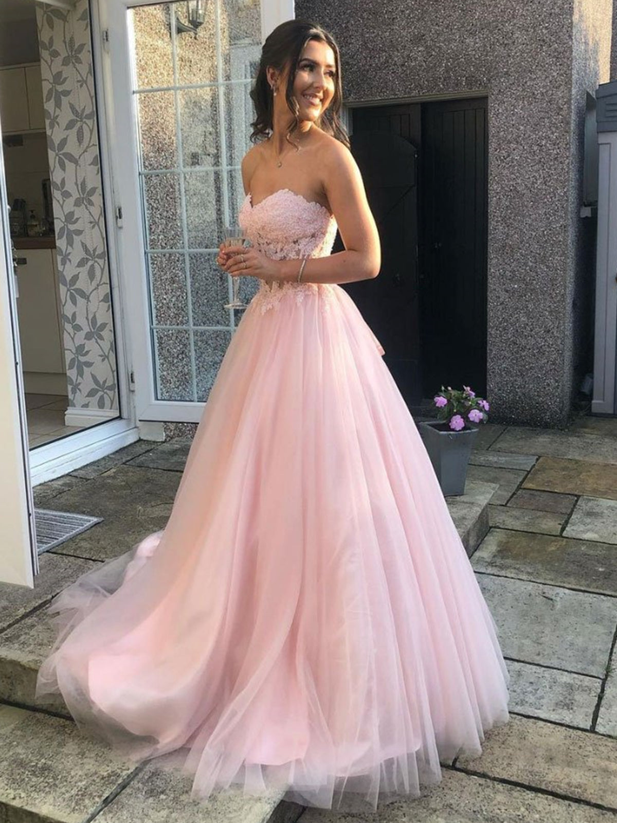 Vestido de fiesta largo de tul con escote en forma de A y encaje rosa